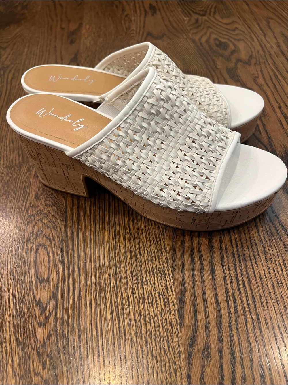 NWOT Wonderly Cream Woven Platform Slide Sandals